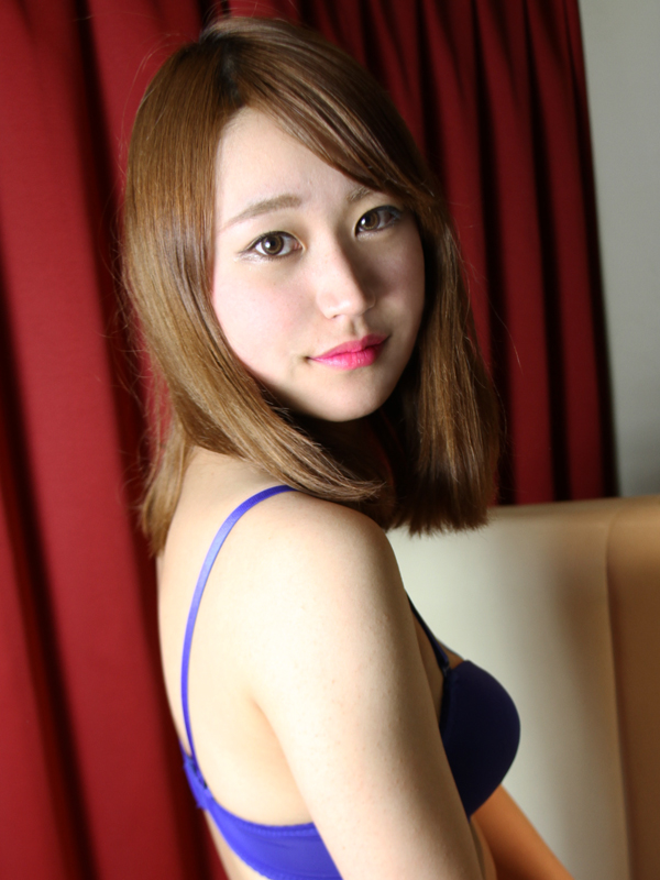 激安ヌキ道楽・日本橋店 あいな 27歳 T:160 B:84(C) W:56 H:84